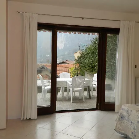 Vista Apartament Riva